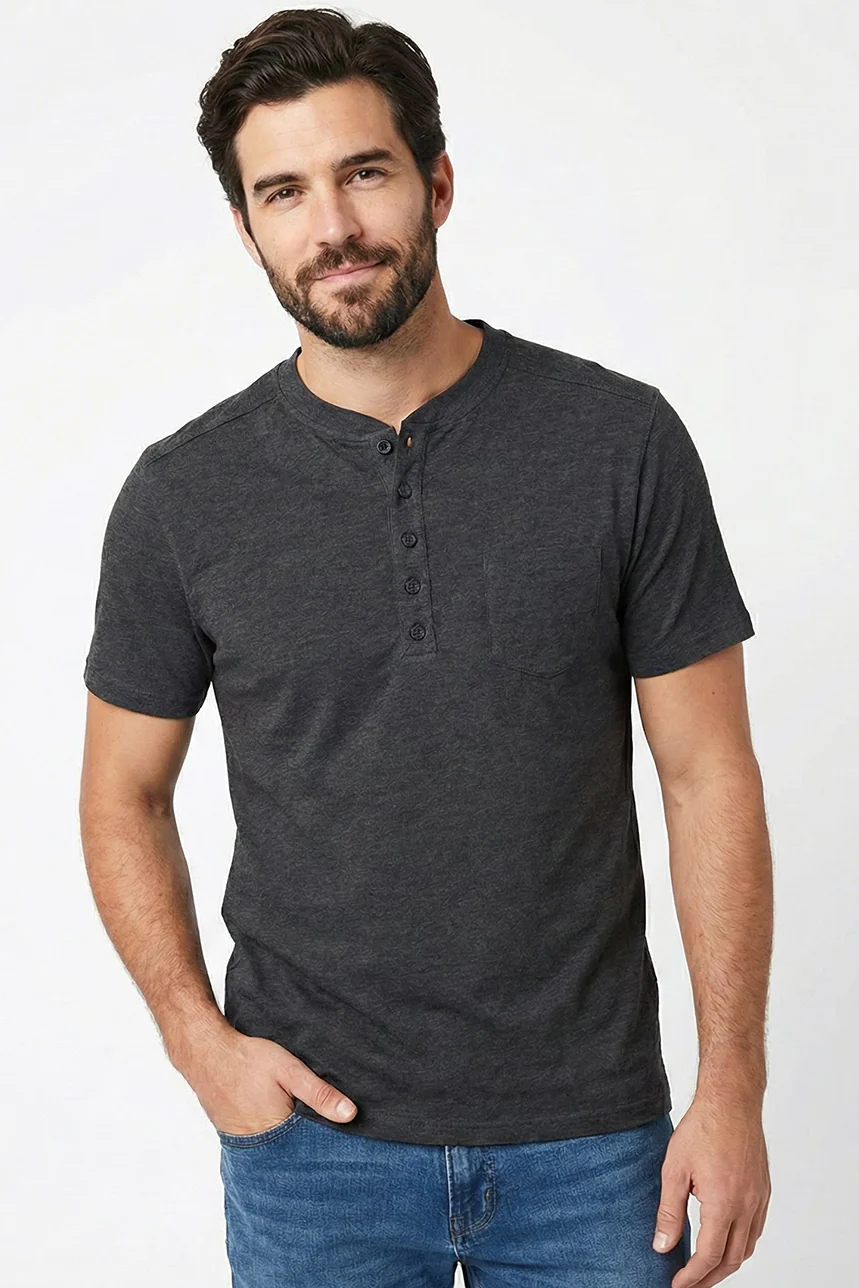 Le t-shirts Henley 5 boutons