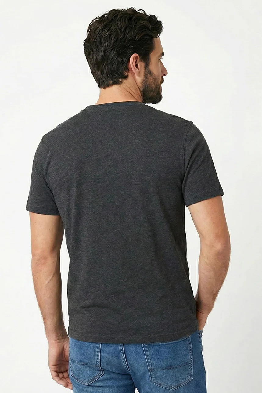 Le t-shirts Henley 5 boutons - Image 2
