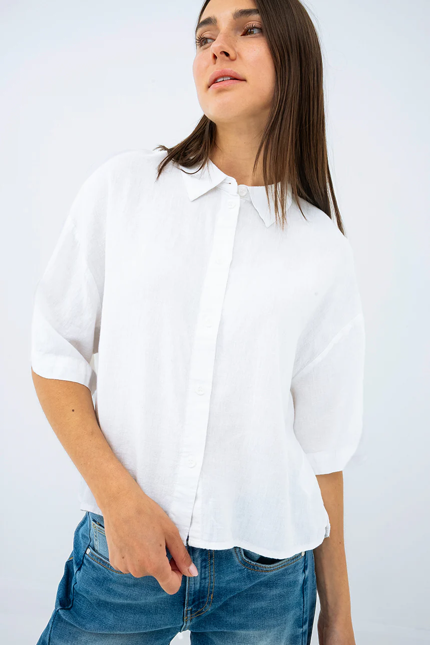 La blouse ample manche courte mélange de lin par Vero Moda - Image 5