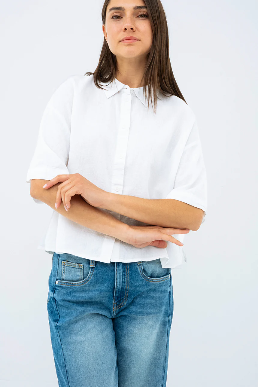 La blouse ample manche courte mélange de lin par Vero Moda - Image 6