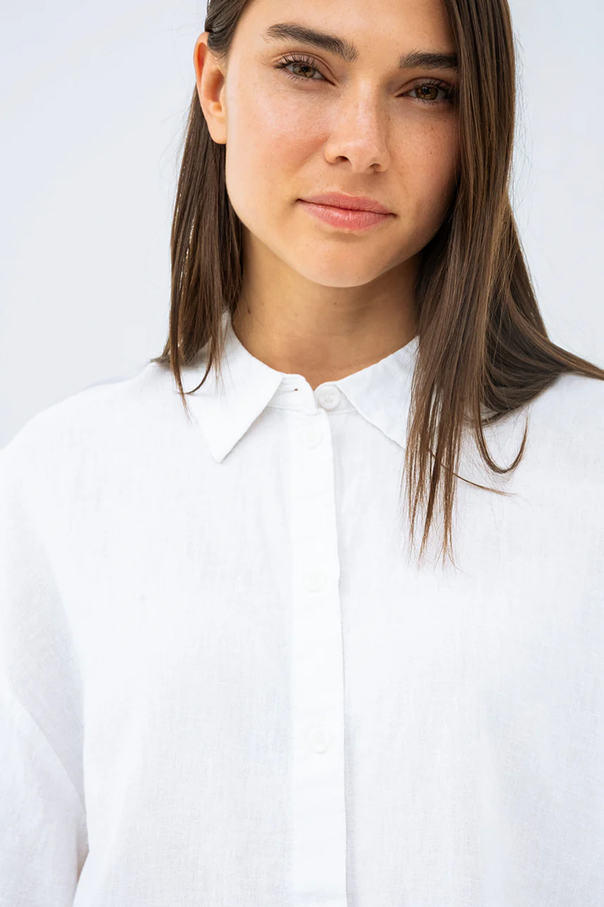 La blouse ample manche courte mélange de lin par Vero Moda - Image 7