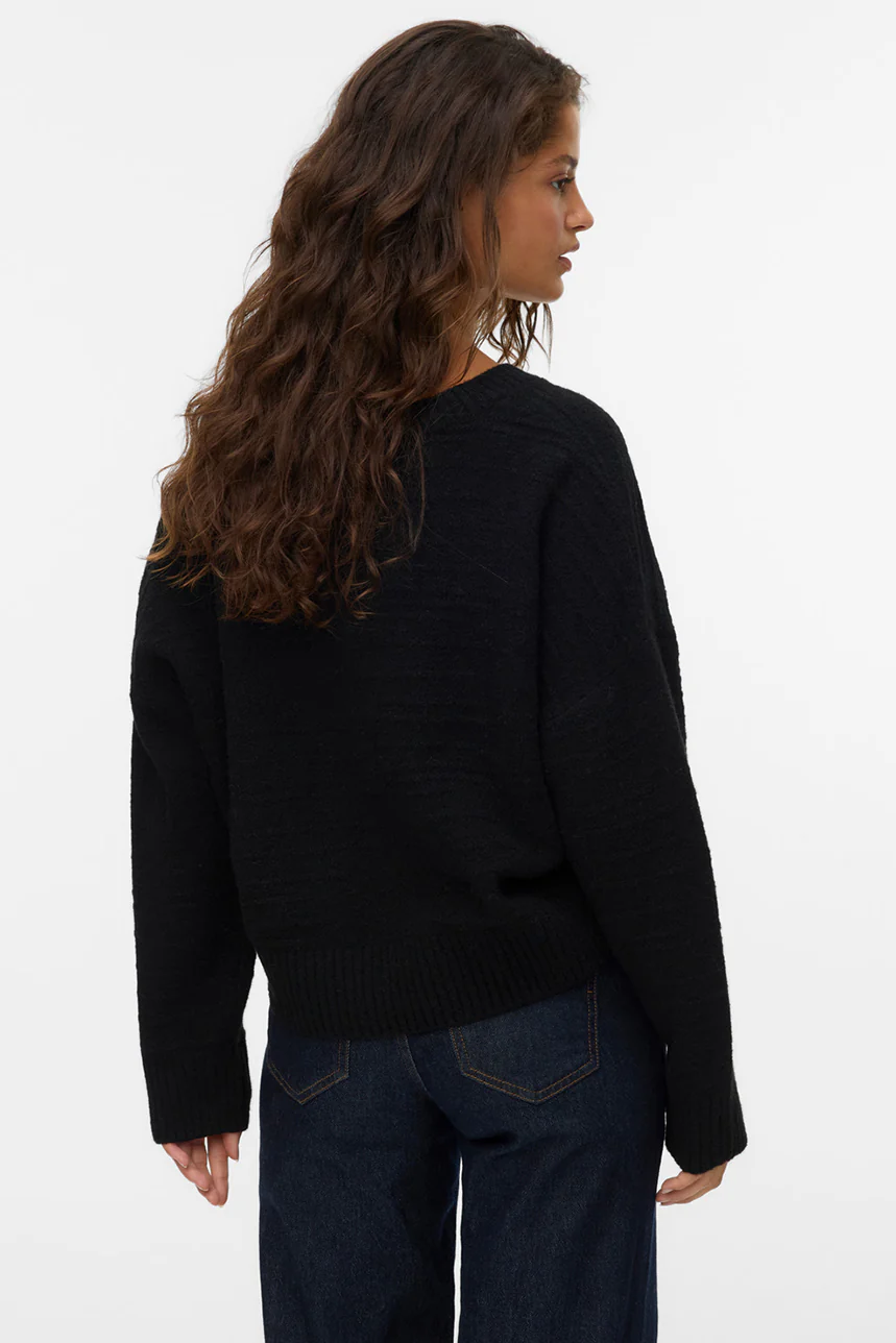 Le chandail en tricot noir col en V - Image 3