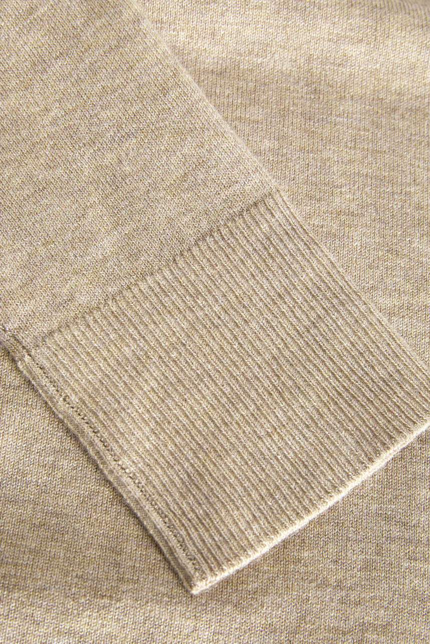 Le chandail en tricot léger près du corps - Image 10