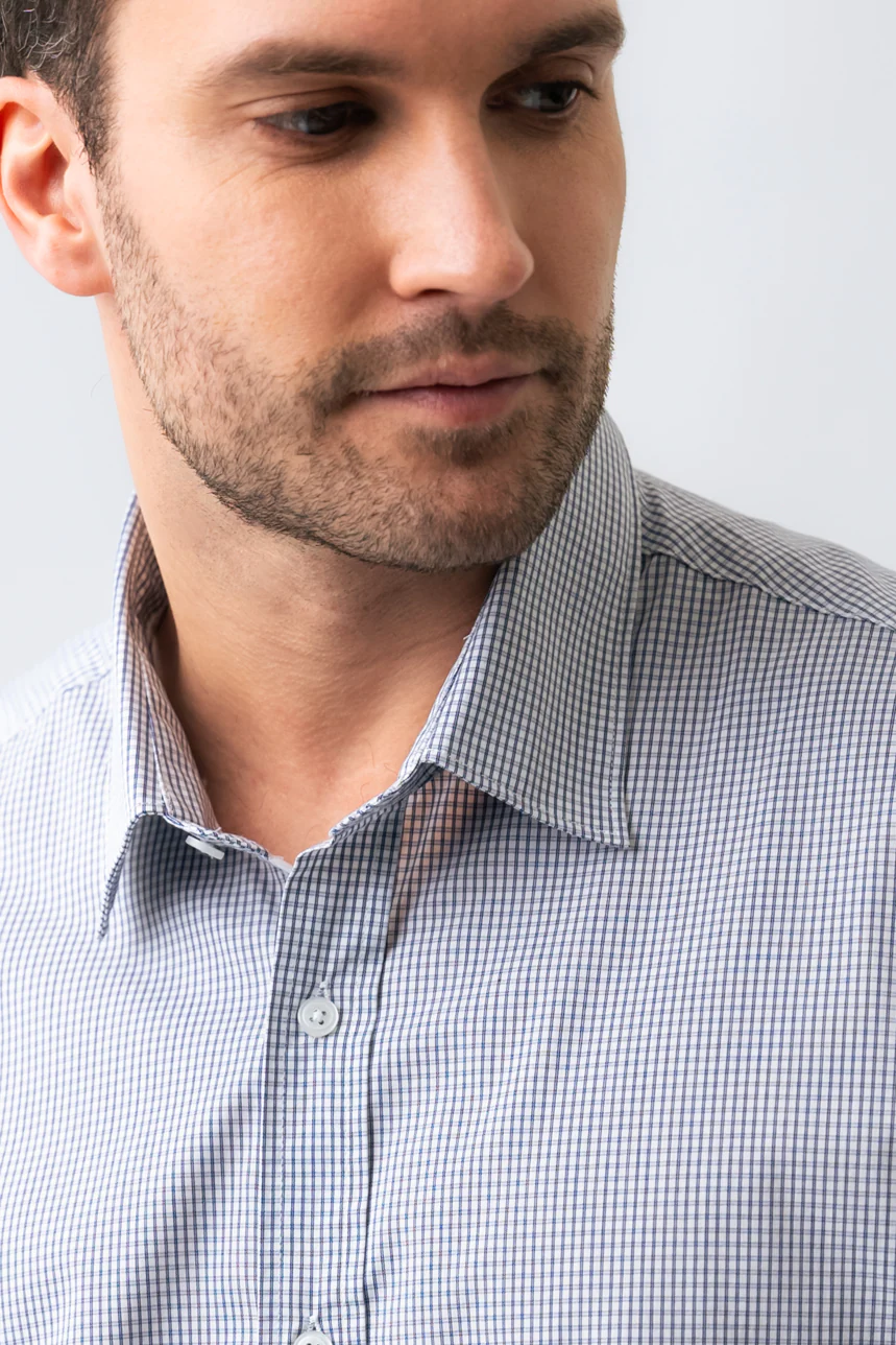 La chemise quadrillée minimaliste - Image 2
