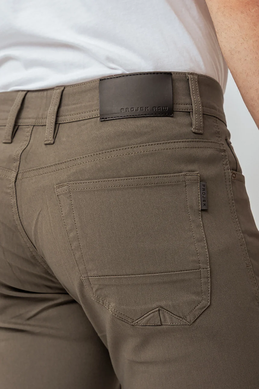 Le pantalon de couleur classique - Image 4