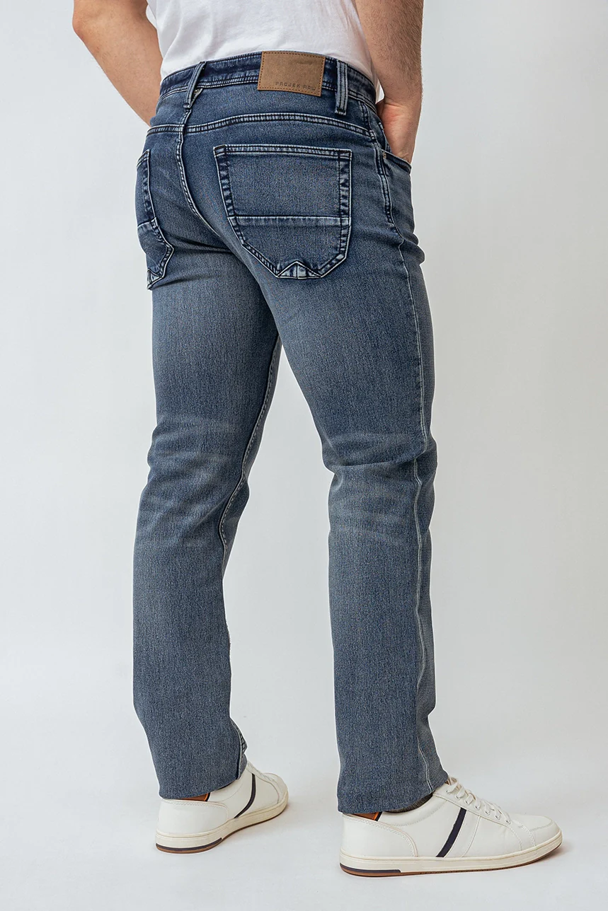 Le jeans droit légèrement délavé | Modèle Baru - Image 4