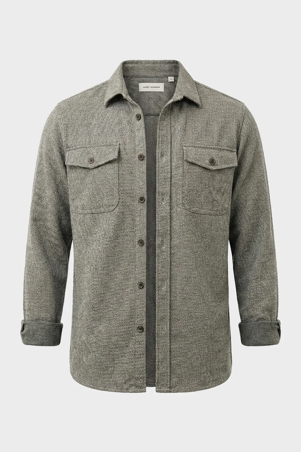 Le chemise en tricot sergé