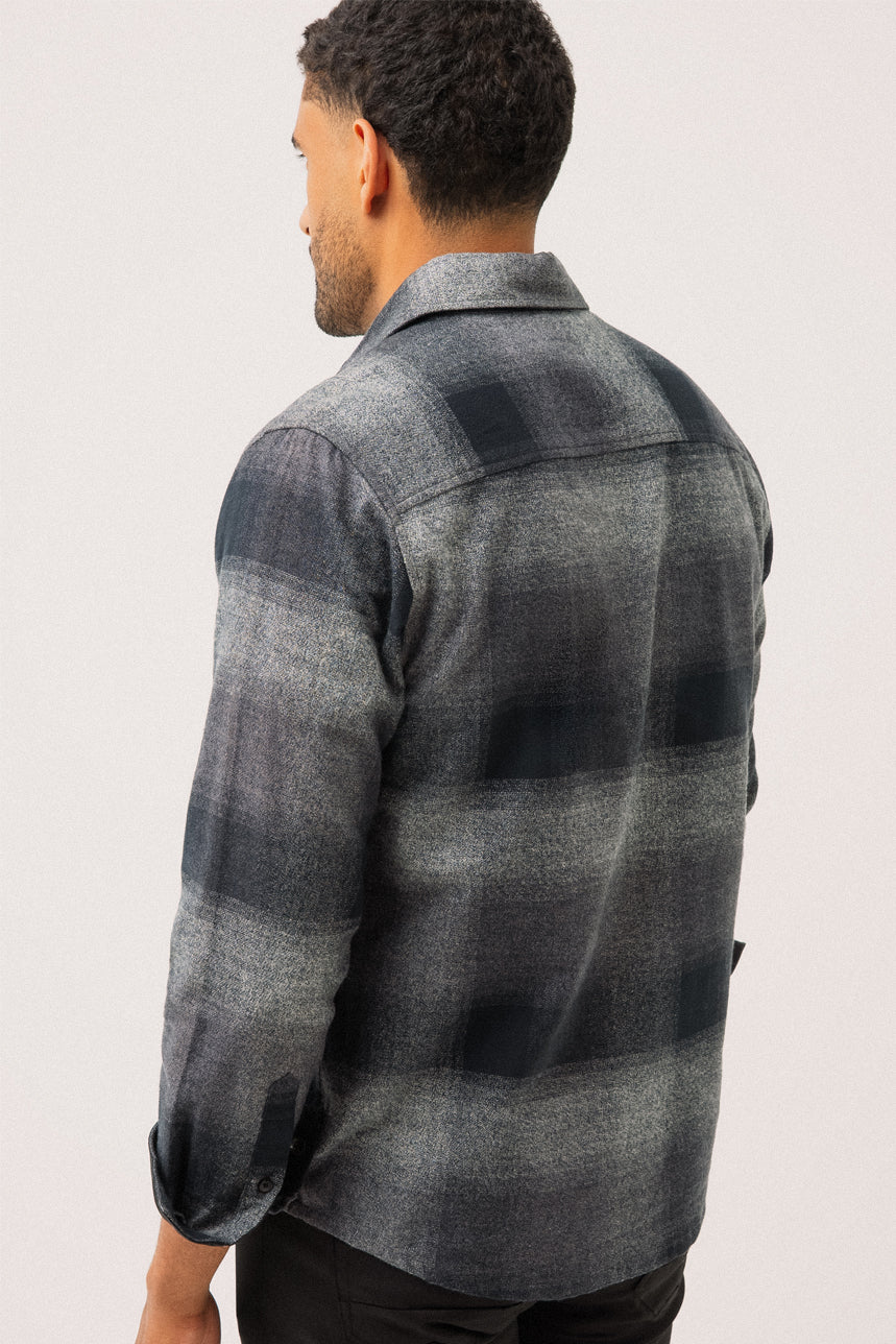 La chemise en flanelle légère motif à carreaux par Projek Raw - Image 3