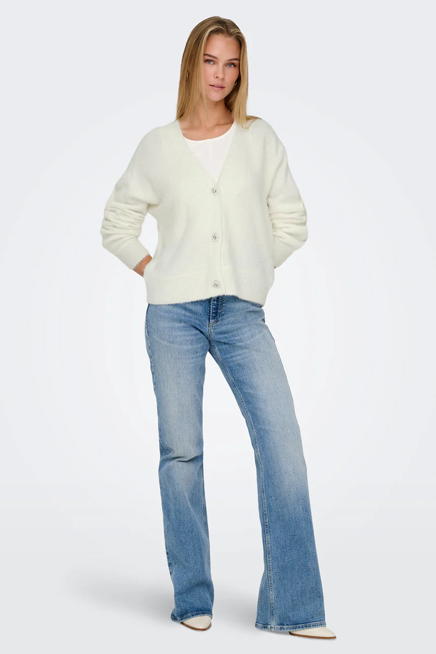 Le cardigan en tricot pelucheux avec boutons en bijou - Image 5