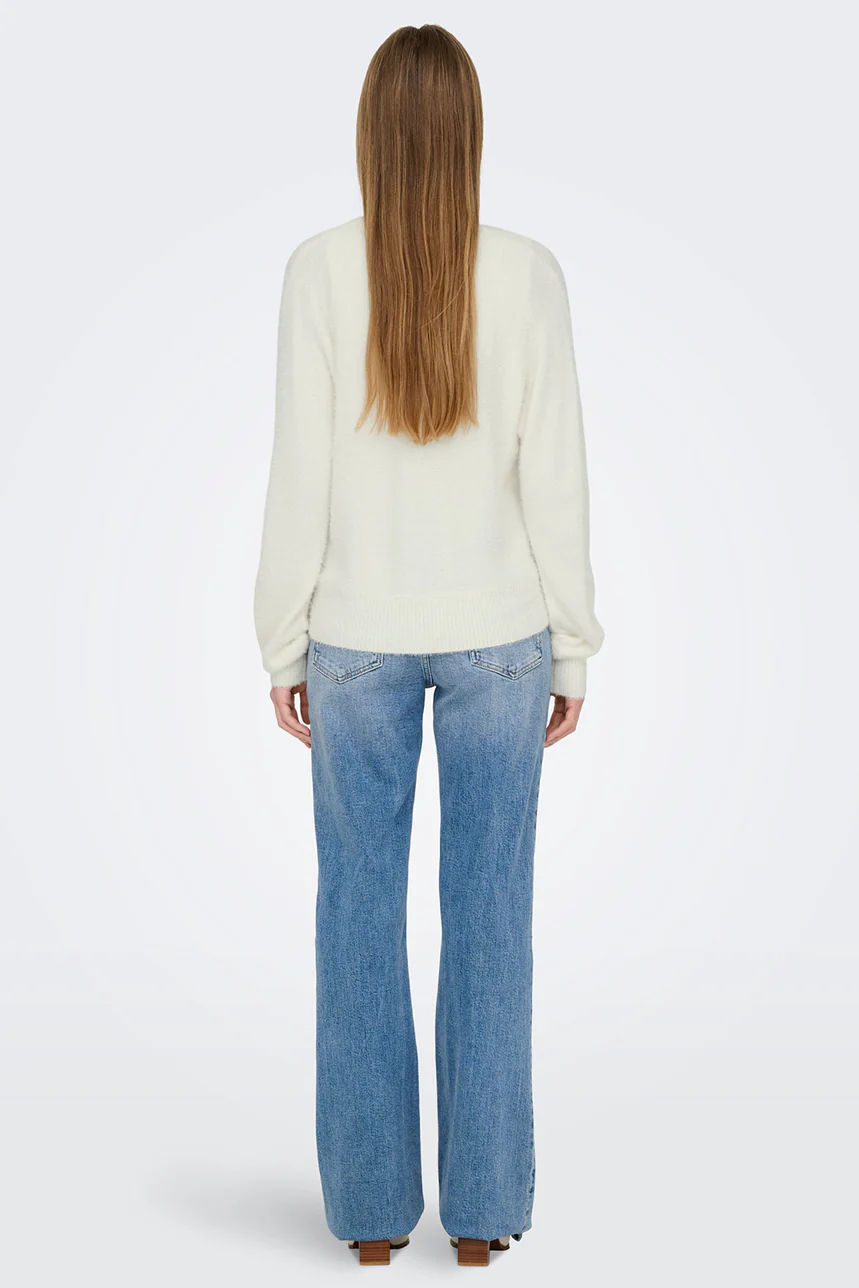 Le cardigan en tricot pelucheux avec boutons en bijou - Image 6