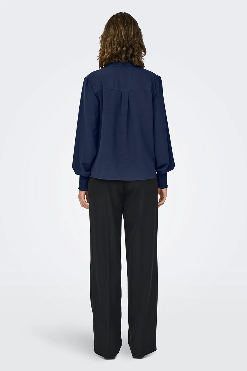 La blouse en crêpe avec col en V - Image 13
