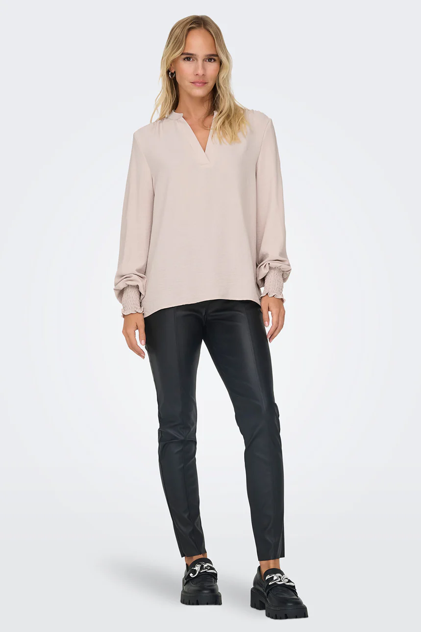 La blouse en crêpe avec col en V - Image 4
