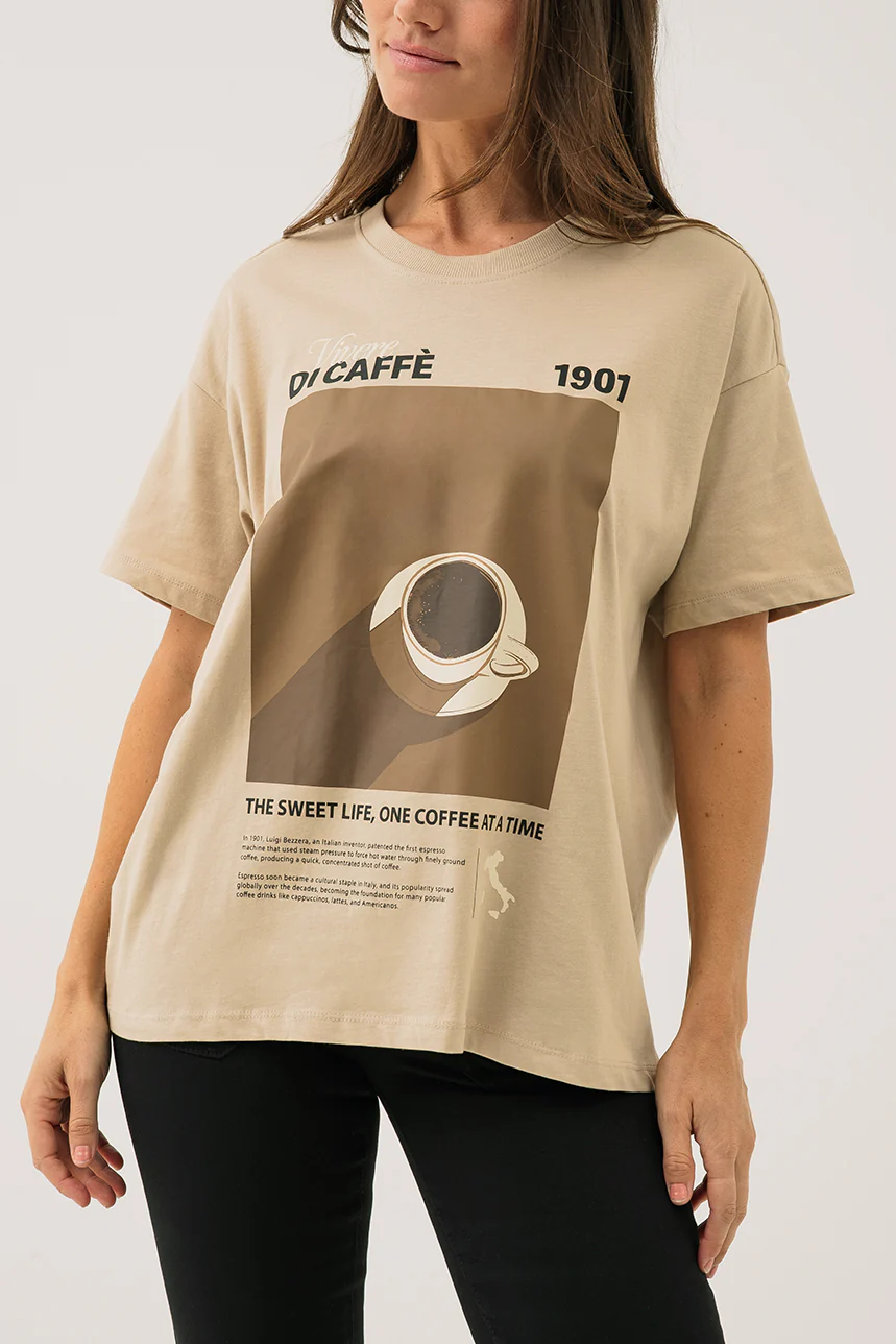 Le t-shirt imprimé thématique café