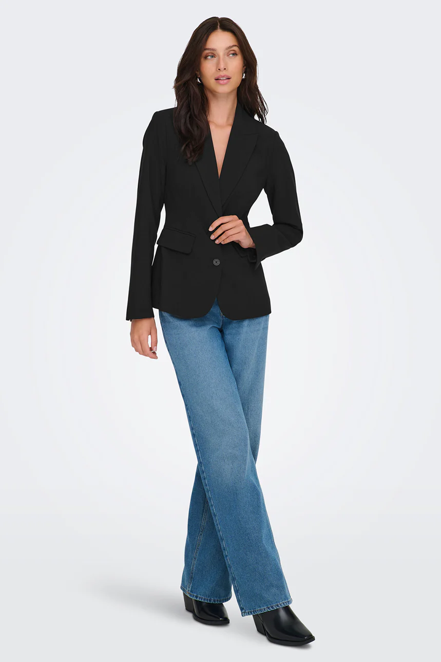 Le blazer noir ajusté à la taille - Image 4