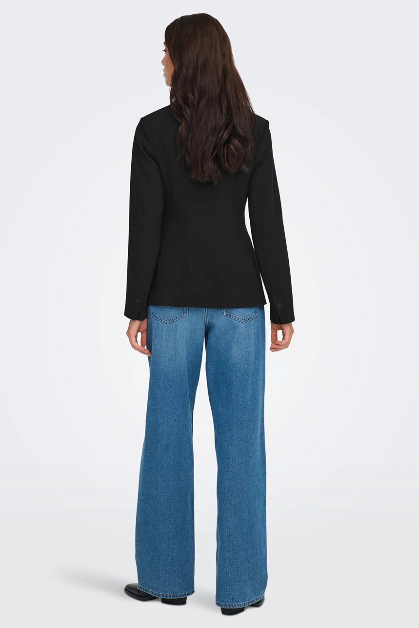 Le blazer noir ajusté à la taille - Image 5