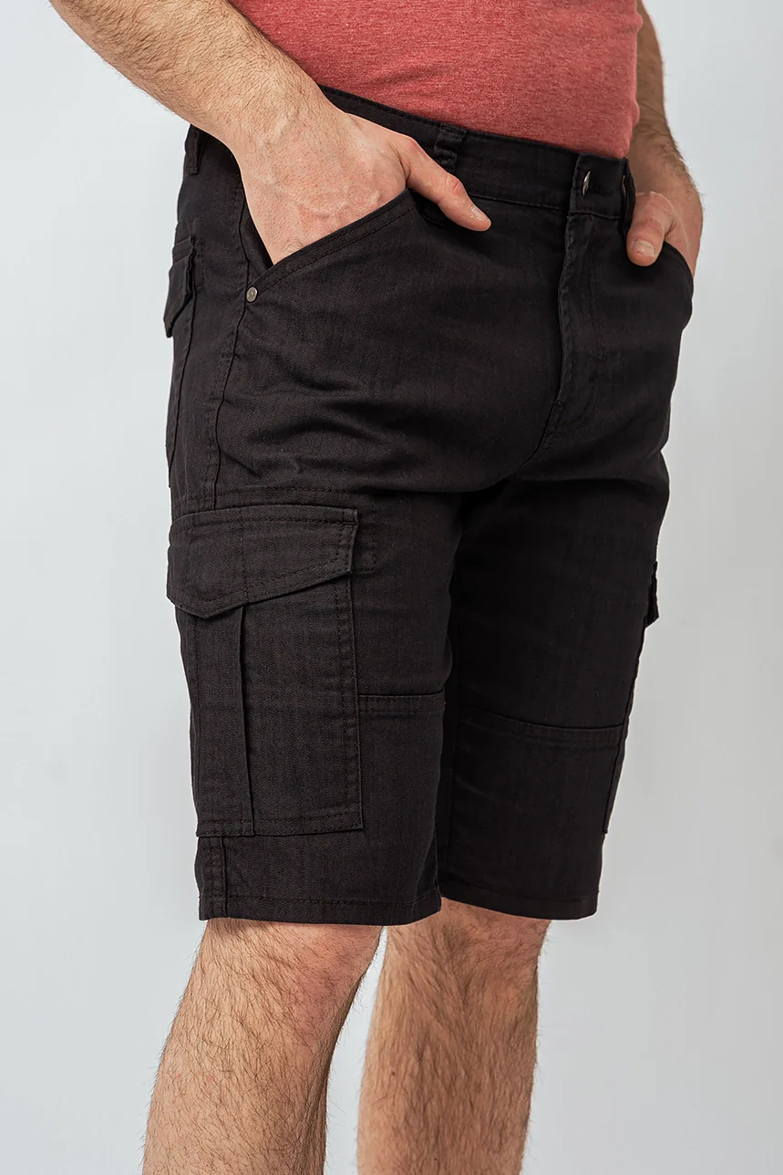 Le bermudas cargo extensible Lois | Modèle Enrique - Image 9