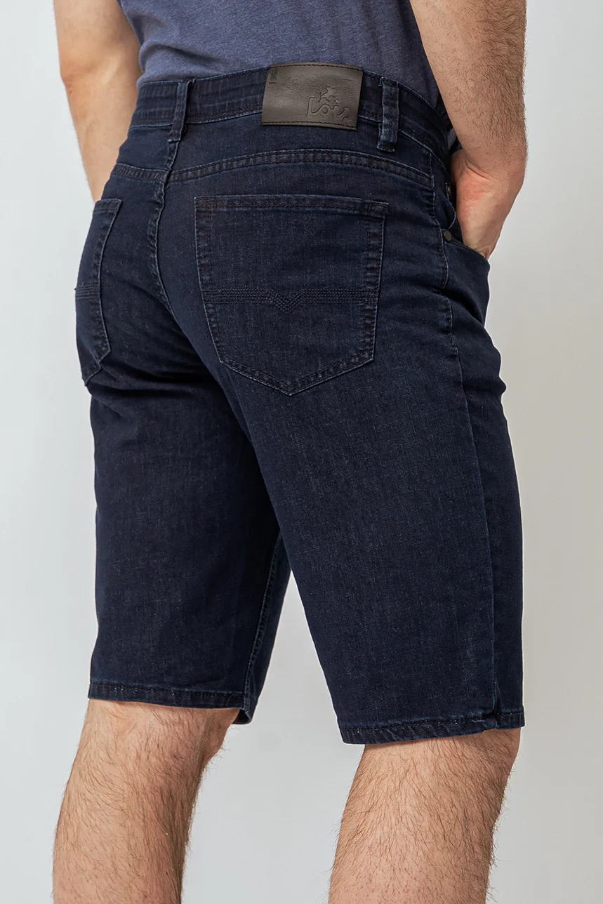 Le bermuda en denim extensible Lois | Modèle Jacob - Image 3