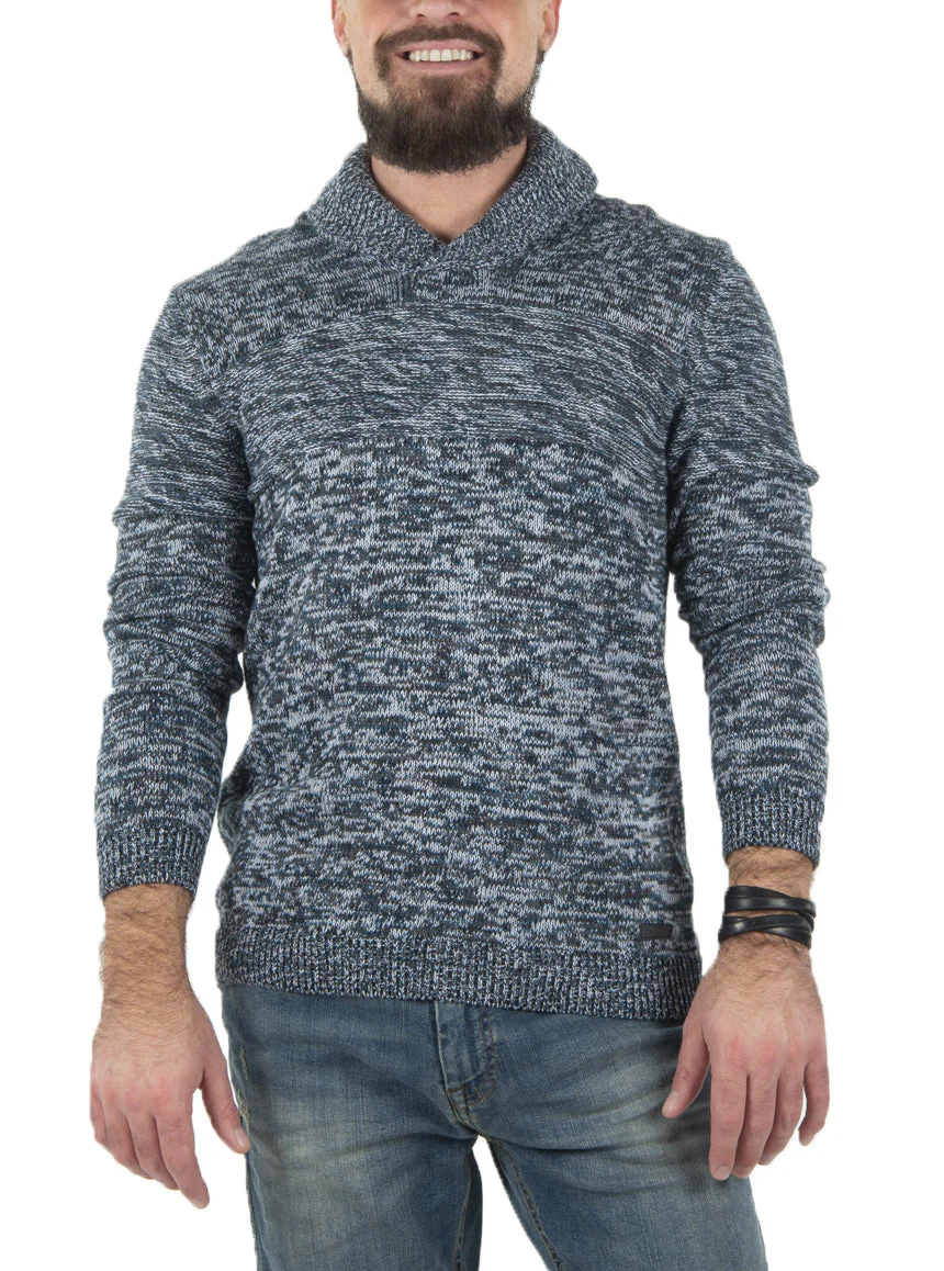 Le chandail en tricot col châle