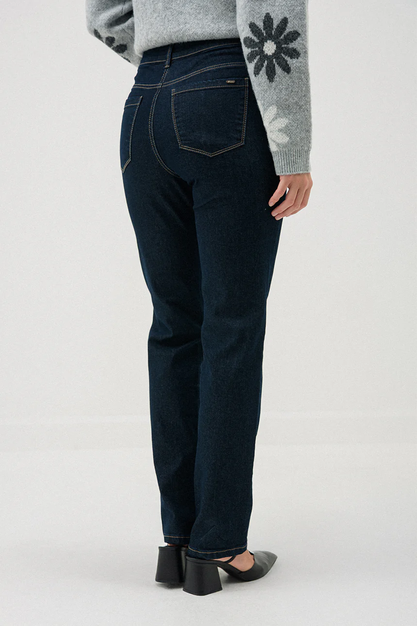 Le jeans foncé amincissant | Modèle New GIGI - Image 3