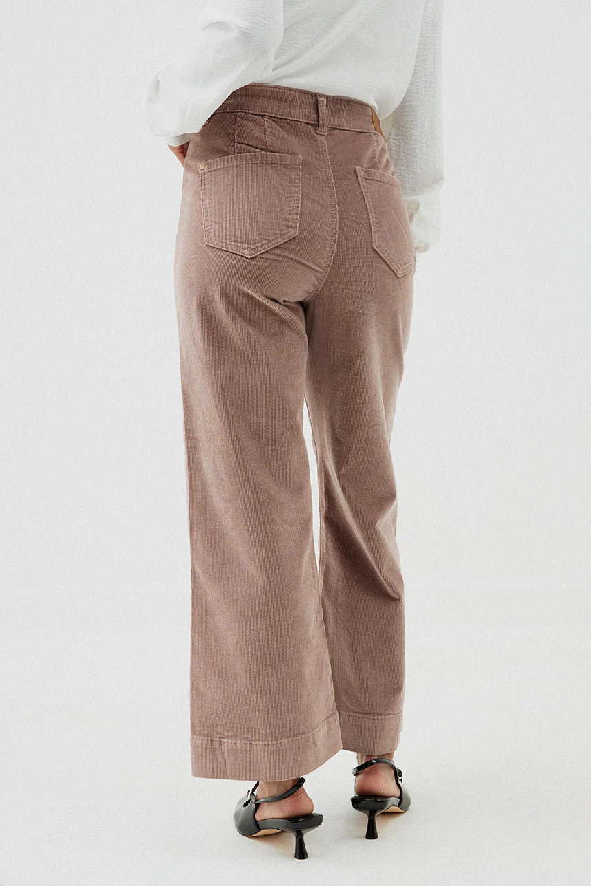 Le pantalon en velours côtelé Lois | Modèle Robie - Image 8