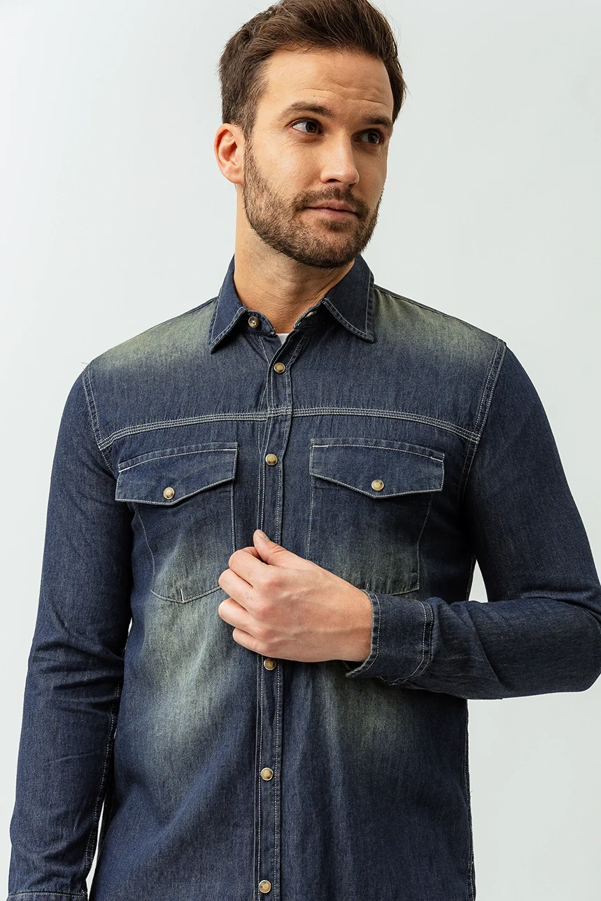 La chemise en denim délavé - Image 2