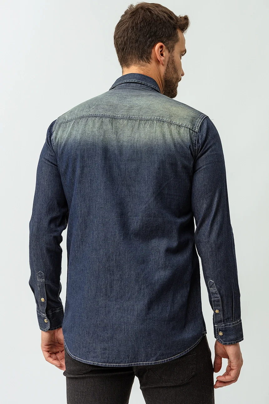 La chemise en denim délavé - Image 3