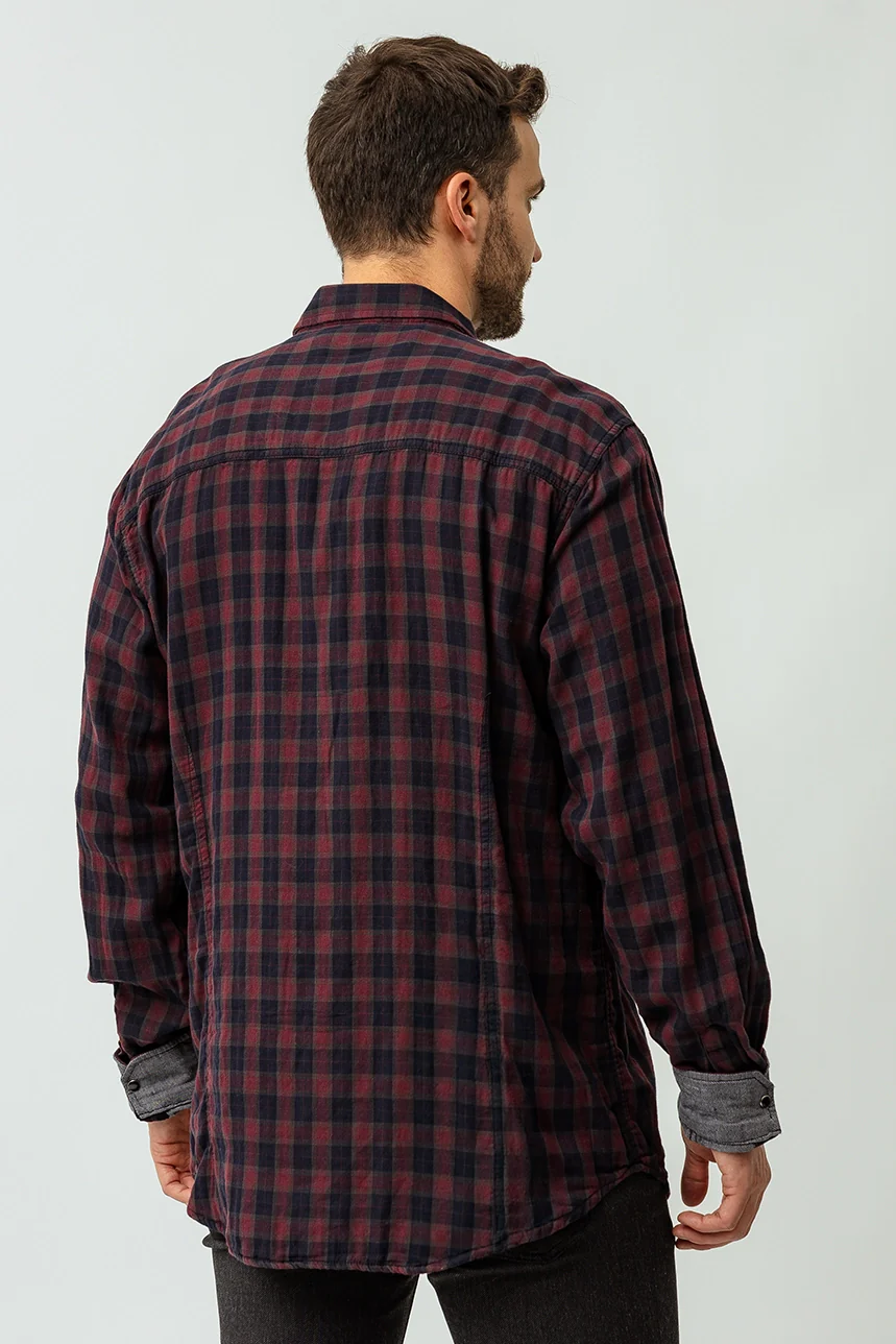 La chemise à carreaux à revers contrastes - Image 2