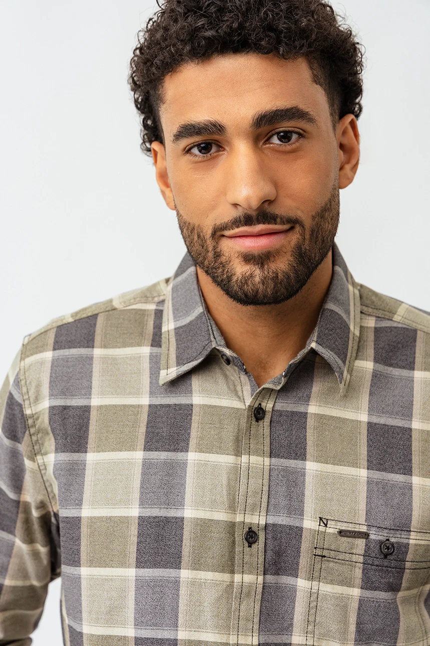 La chemise à carreaux - Image 6