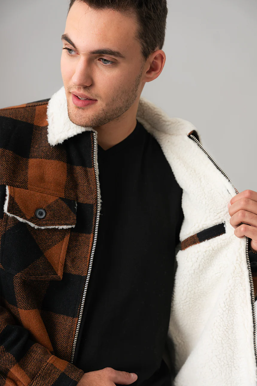 Le manteau à carreaux doublé de sherpa - Image 10