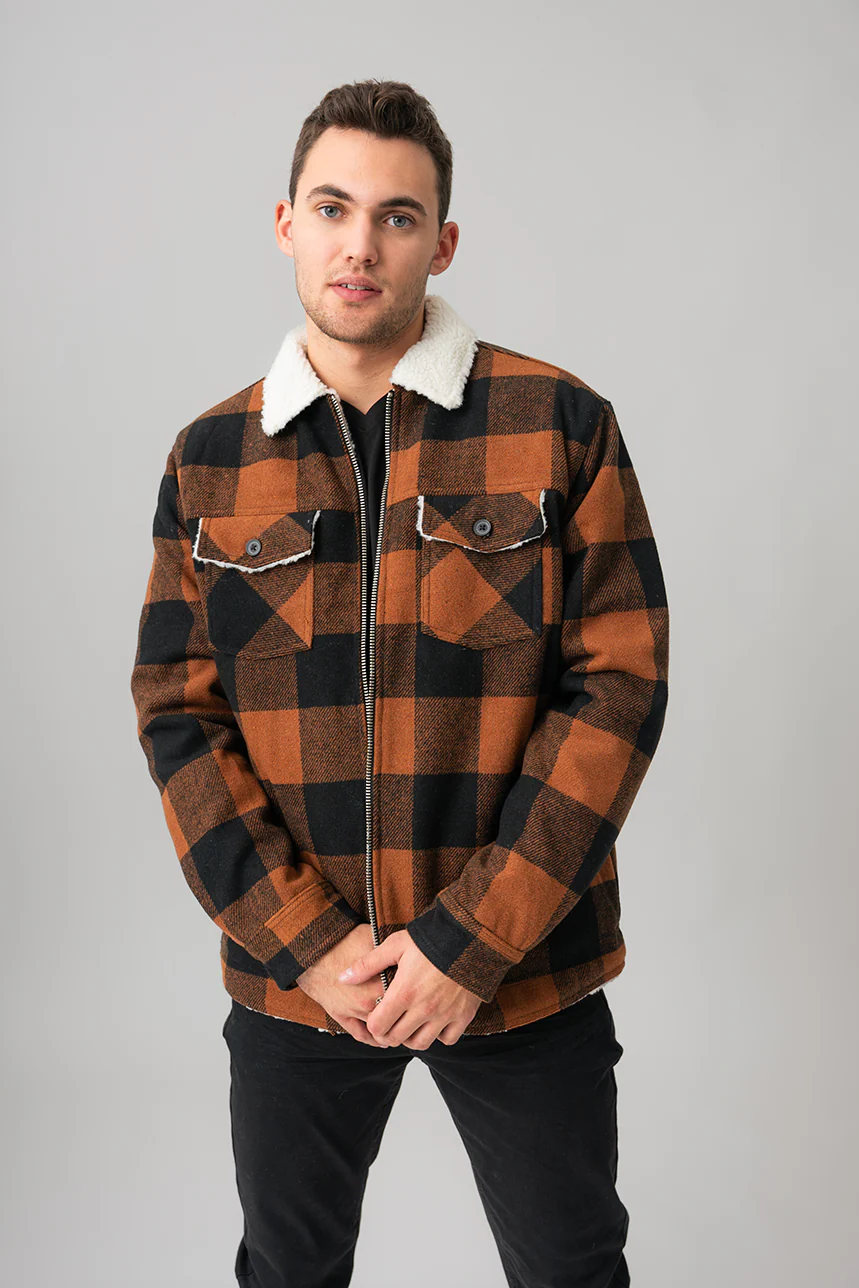 Le manteau à carreaux doublé de sherpa - Image 9
