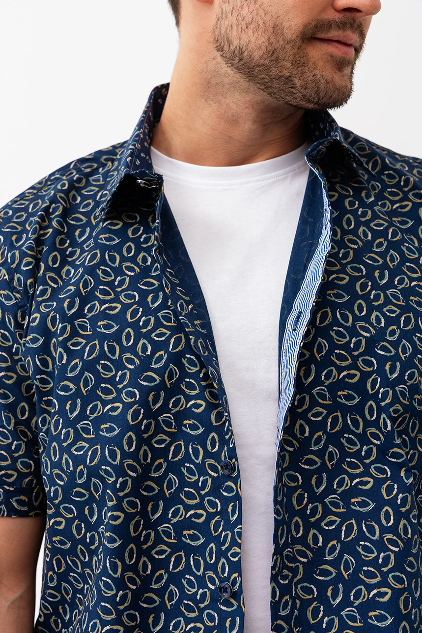 La chemise imprimée all-over feuille abstraite - Image 3