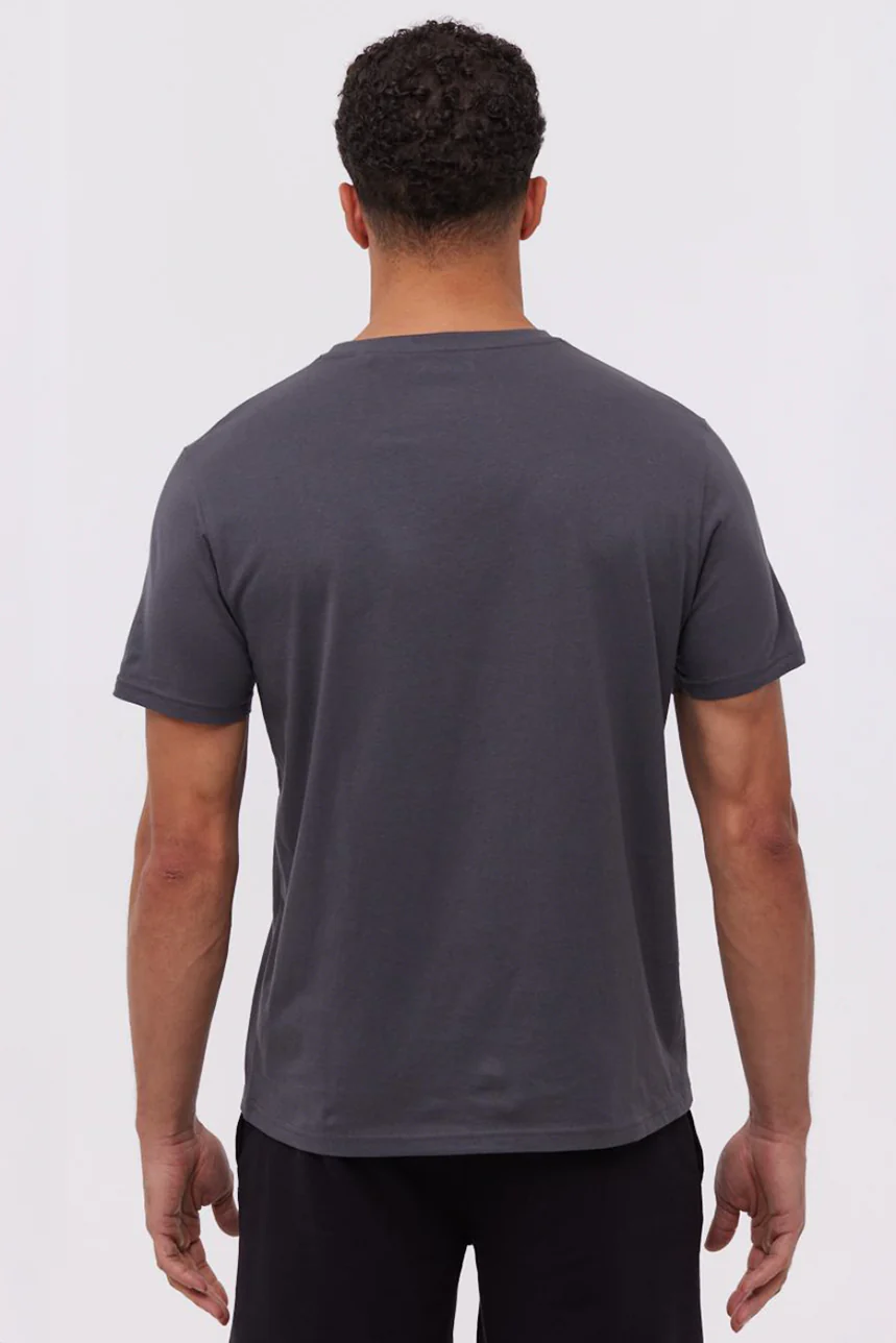 Le t-shirt uni avec logo Bench - Image 3