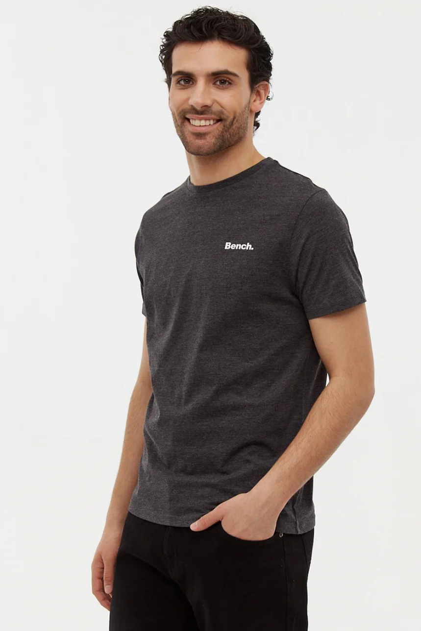Le t-shirt uni avec logo Bench - Image 2