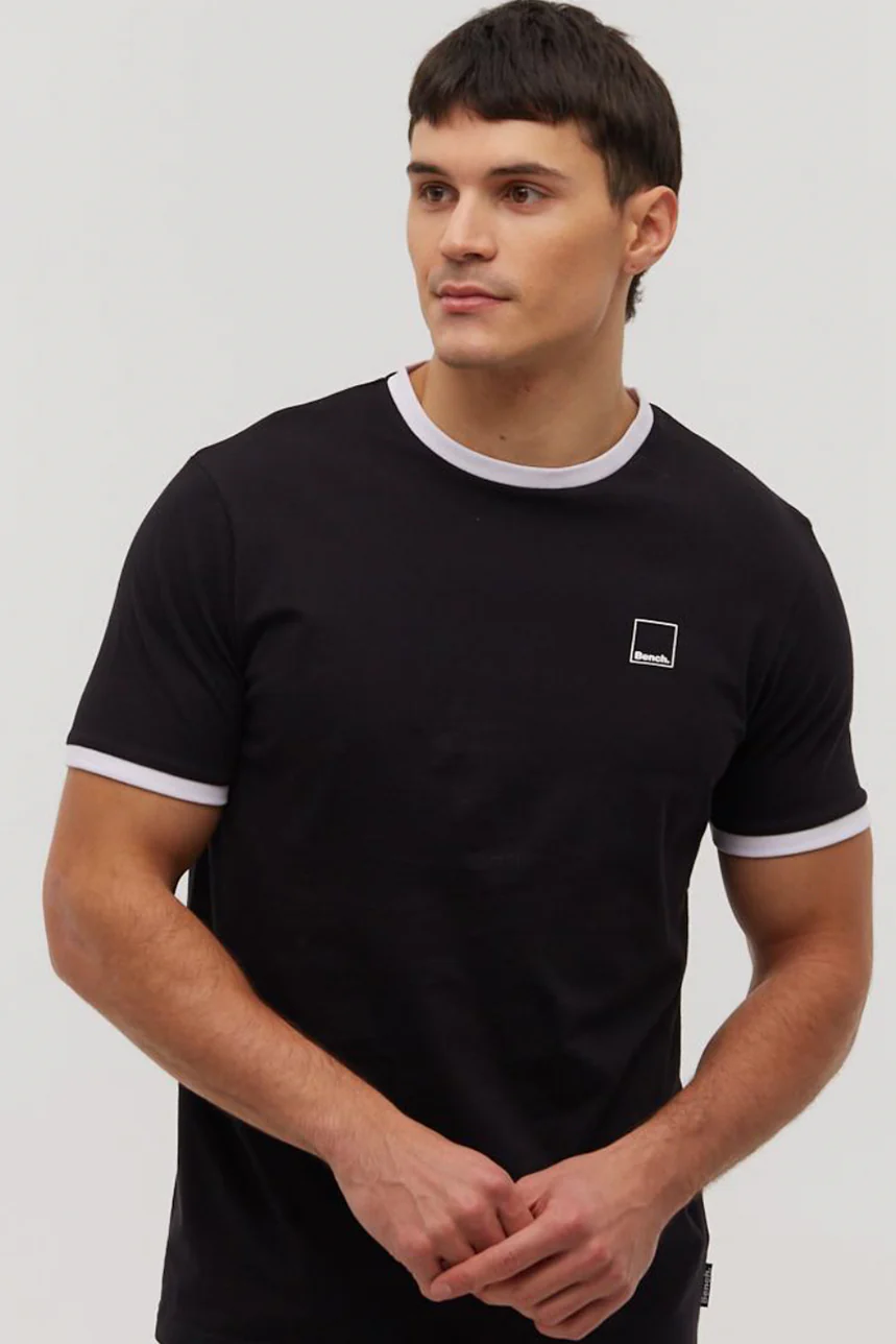 Le t-shirt à bordures contrastées avec logo carré Bench