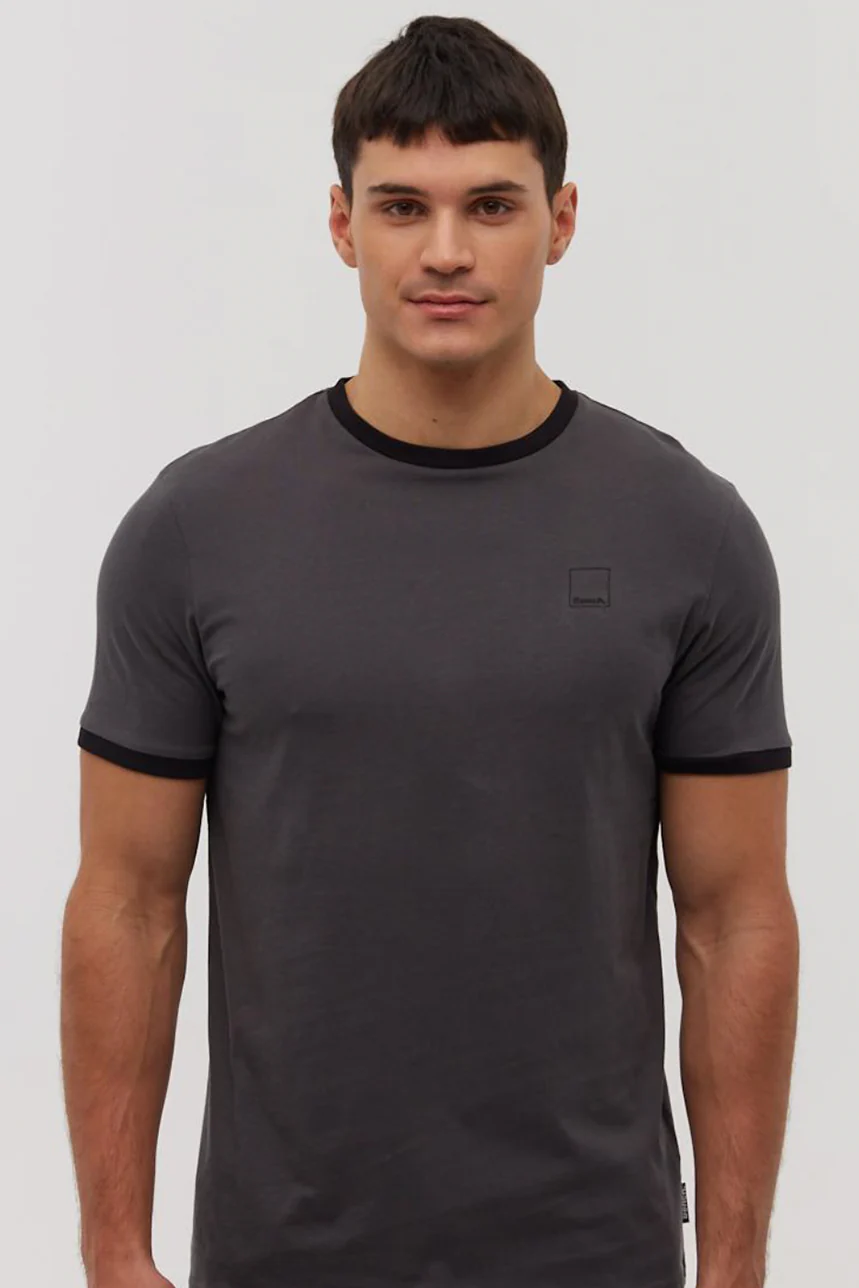 Le t-shirt à bordures contrastées avec logo carré Bench - Image 3