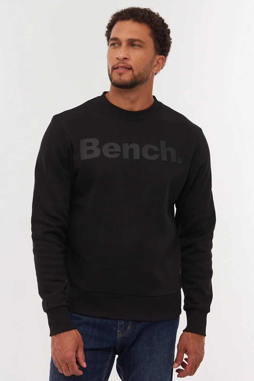 Le chandail uni avec logo Bench