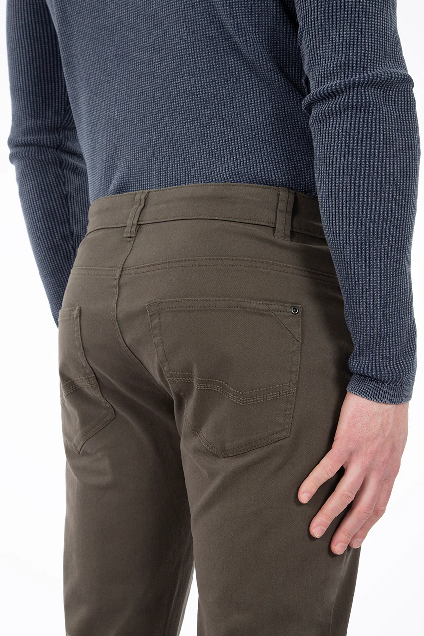 Le pantalon droit coloré - Image 17