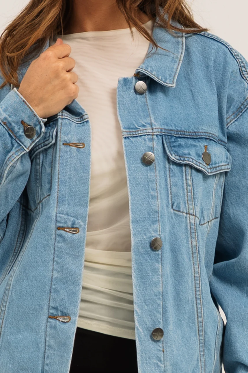 La veste en denim coupe “Boyfriend” - Image 4